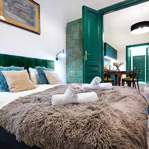 Tyzenhauz Economy Appartamento Cracovia
